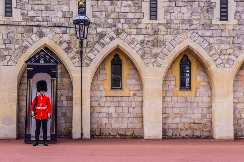 Royal London And Changing The Guard Windsor Castle || The Travel Tester