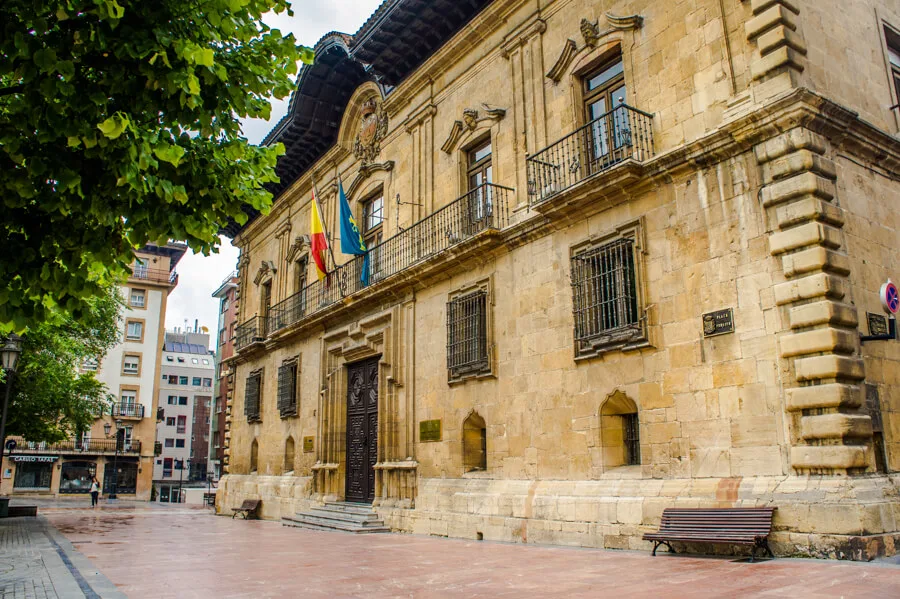 What to do in Oviedo Spain for a Weekend? See the Highlights with these Tips! || The Travel Tester